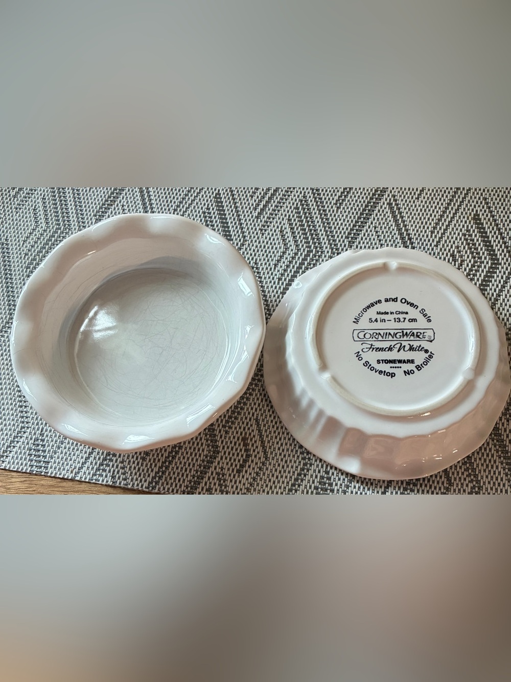 2 Corningware French White Scalloped Stoneware Ramekins - White